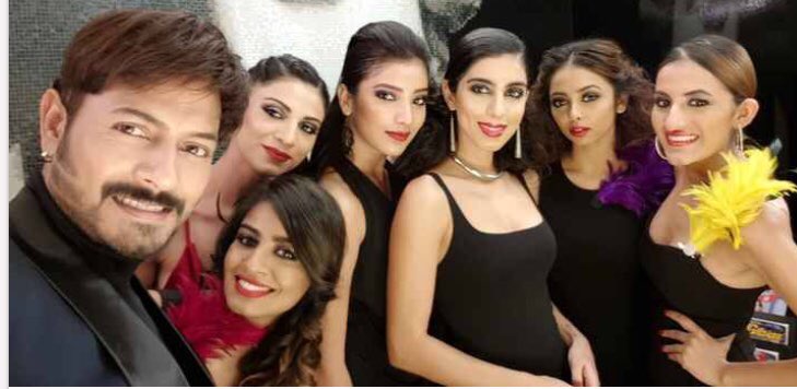 sindhushagmail1's tweet photo. #WeAreWithKaushal
The fashion icon for the youth Nd the role model tooo... before big boss he is model now he became a role model #koushalarmy #koushalmanda https://t.co/vxjFBrmfcj