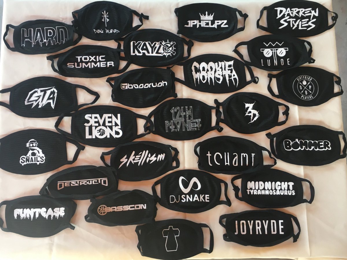 StentorianCo's tweet photo. Friendsgiving GIVEAWAY!!! ‼️😷 

WIN 4 face masks, of your choice, for you and friends ✨

RT &amp; Follow

Tag your friends so you get more chances to win 🙏 https://t.co/8bbD6cdoFv