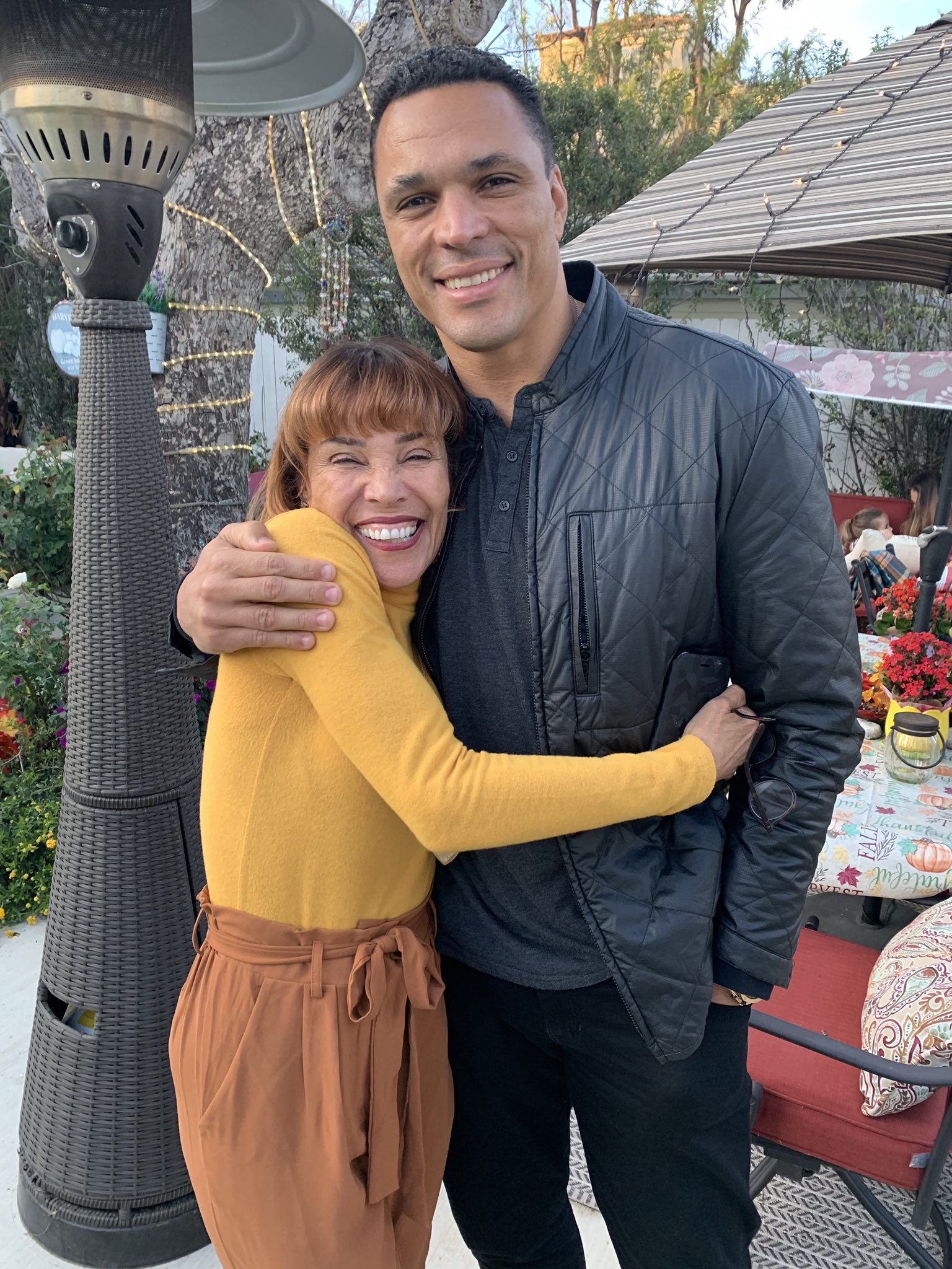 Tony Gonzalez on Twitter: "Happy Thanksgiving!! From my family (crazy