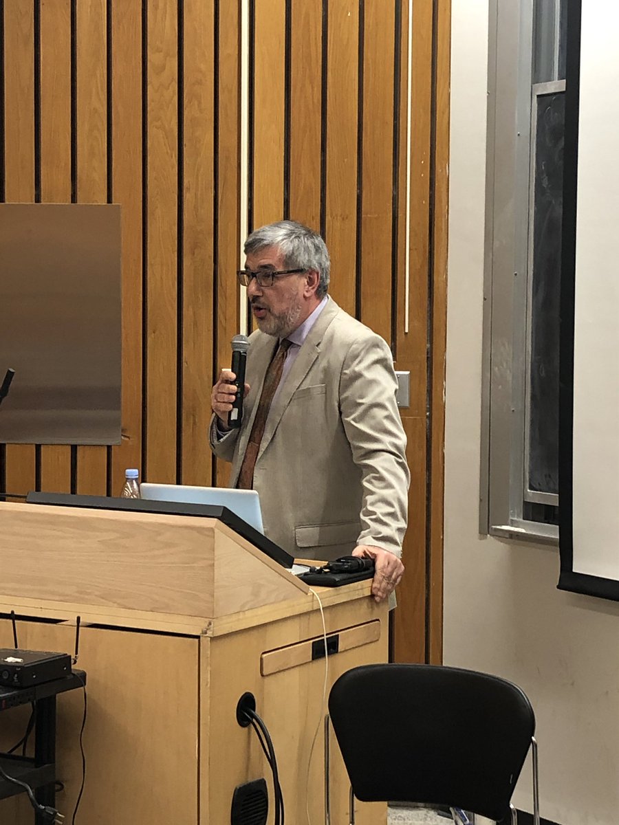uoftspanport's tweet photo. We had a full house for our panel discussion on the #Brazil elections of 2018. Thanks to Profs. @MMotaPrado, Luisa Schwartzman and Juan Pereira, as well as Consul Seabra da Cruz and Nina Garcia for their insightful reflections. #obrigados #lasuoft https://t.co/Cf42aGTGuh