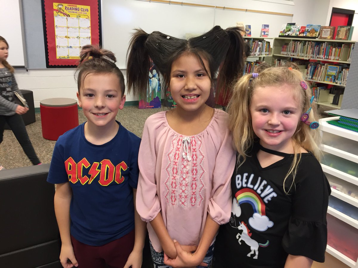 HolyFamilyS's tweet photo. Look at these dos in 3A on Crazy hair day at Vital Grandin! https://t.co/4TKjrzVLZL