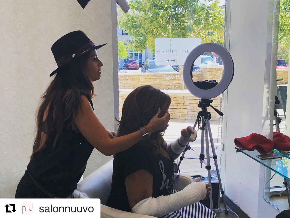 RaychelHarrison's tweet photo. #bts from my shoot at @salonnuuvo with @Kechi - the show airs this evening on @extratv check your listing guide for time - tune in 💇🏽‍♀️❤️ https://t.co/5HmPEmrg9R