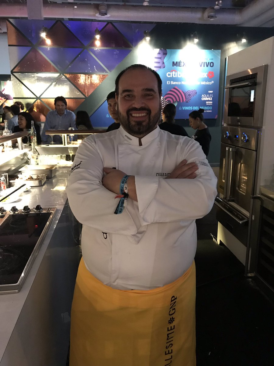 sabormexico's tweet photo. La sección de @Citibanamex dentro de #millesimeGNP2018 se llama #MexicoVivo ahí se ofrecen los platillos de @liz_galicia del @muralpoblanos @AquilesChavez de @SoteroRestMx y @chefDcm de @latradicioncdmx Esto es lo que llamaría una oda a la cocina que provoca amor #foodporn https://t.co/OUVxvBmM8O