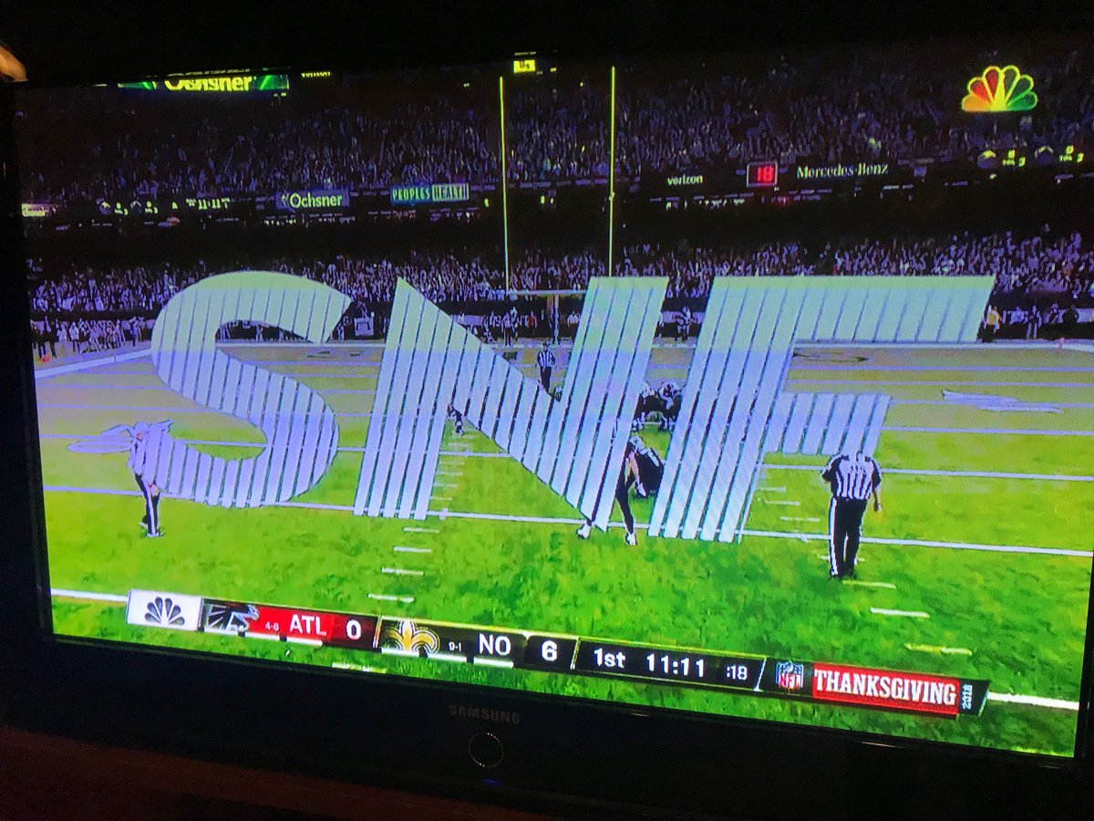 LizaWilhelm's tweet photo. ⁦@NBCSports⁩ must be in a food coma and thinks it is Sunday Night Football on Thanksgiving Thursday ⁦@SNFonNBC⁩ https://t.co/mIZufLUOOJ