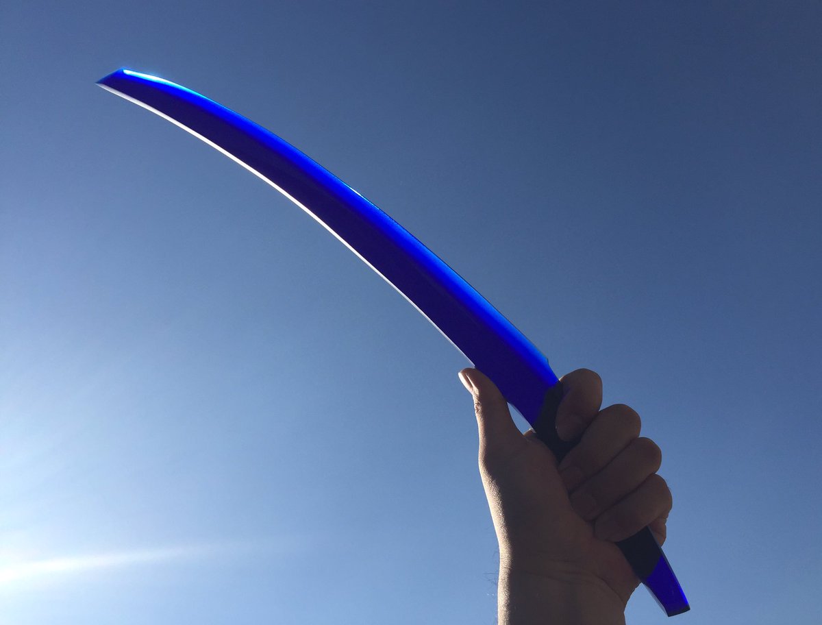 貴硝堂 ムカミ藍銅 En Twitter 青い硝子の刀 貴硝堂 ガラス 青 刀