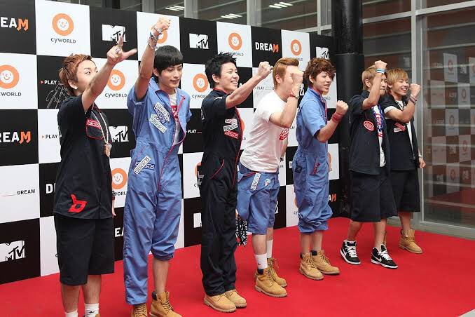 __0924_bb's tweet photo. 活動少なくても何だかんだ待ってたら７人のカムバステージがあると期待して待ってたのに...もう７人でのカムバステージ見れない現実を信じたくない https://t.co/vSSIzNE02U