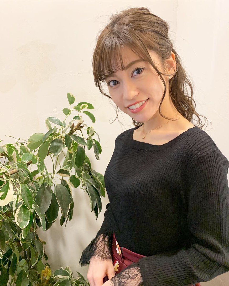michicoisono's tweet photo. @reimi_osawa ♡
先日のイベントにてヘアメイクさせて頂きました♡

今回はMCと言う事でハーフアップで大人めに仕上げさせて頂きました😊
いつもありがとうございます🍁

#lewin #lovll #ハーフアップ #ヘアメイク  #ヘアアレンジ #女優 #モデル https://t.co/FO1fSxDnQt