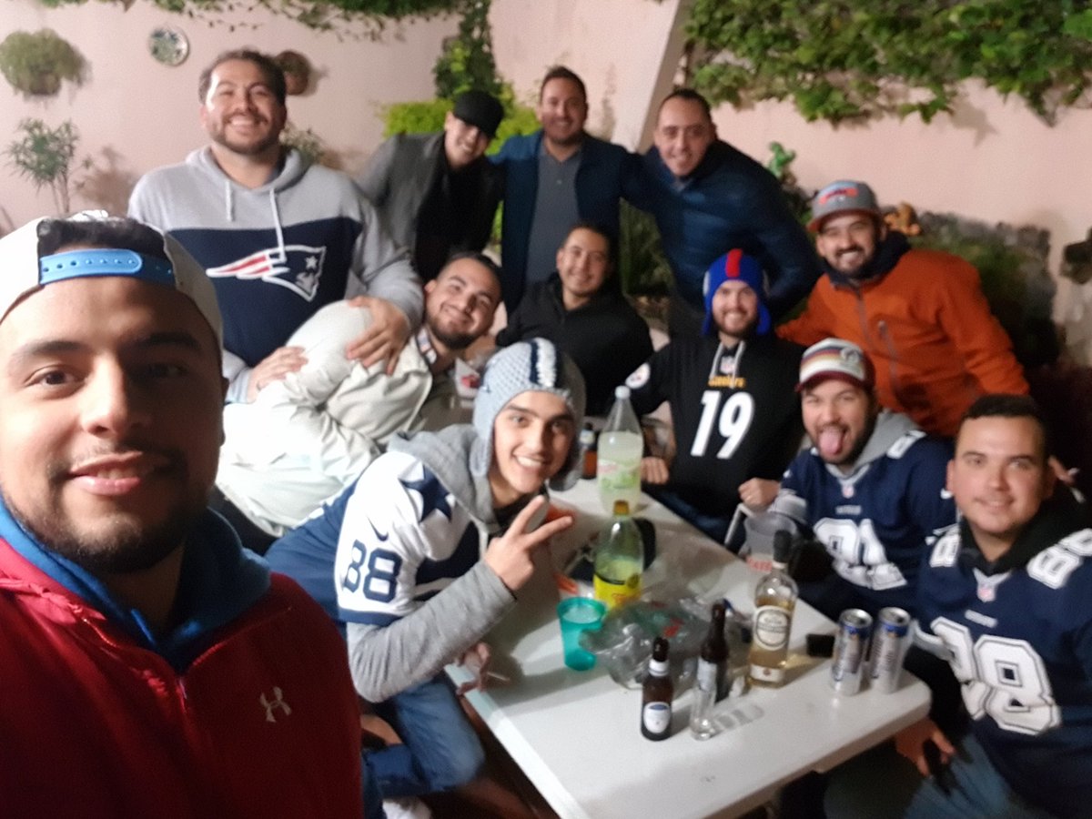 diego_788's tweet photo. @FOXImpactoNFL #Fox #NFL #Mty #FoxNosUne #Desdelas11am #Mexico #Honduras #Treaemoticket #Siempreflexio https://t.co/E8rkIhT3oi
