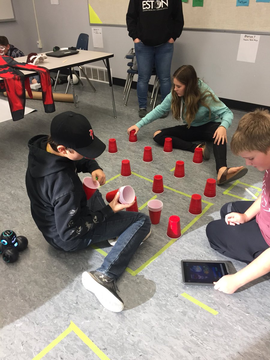 KimHobbs's tweet image. Sneak peak at upcoming Grade 6-9 Project Fair #kidscancode #dashdot&amp;amp;cue #makeblock #logicsacademy