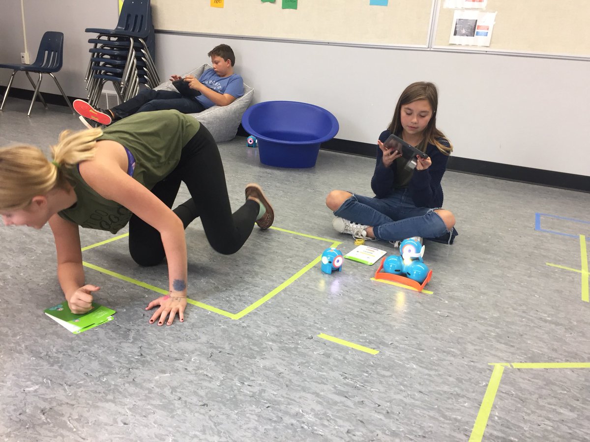 KimHobbs's tweet image. Sneak peak at upcoming Grade 6-9 Project Fair #kidscancode #dashdot&amp;amp;cue #makeblock #logicsacademy