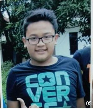 TMCPoldaMetro's tweet photo. 09.17 Ifo anak hilang Nama: Keynan Usia: 13th sekolah di Penabur, terakhir berada di Cipinang Elok 1 dekat gereja HKBP memakai baju army. Bagi yg melihat &amp; mengetahui bisa menghubungi orng tua anak tersebut 0817700098. https://t.co/JeztAnQi2W