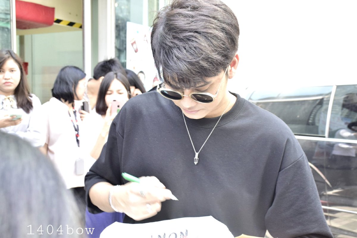 1404bow_'s tweet image. See you tomorrow Tanont. 💙 #IAMNONTTANONT #thefirstconcert