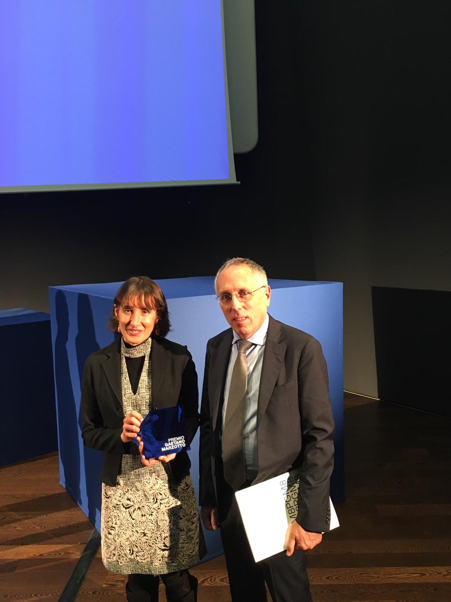 hd_materialsIT's tweet photo. Un #cemento che si ispira alla natura e diventa capace di assorbire le polveri sottili. Italcementi, nell’ambito del @premiomarzotto, ha scelto questo progetto dell’@unibs_official. Soluzione che incarna lo spirito di innovazione e sostenibilità di Italcementi/@the_hc_group #pgm8 https://t.co/mzwvCJ657Q