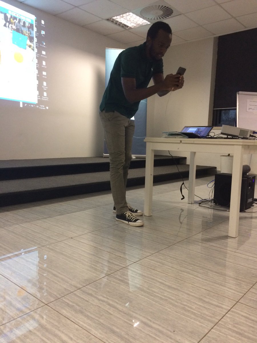 dabriton2's tweet image. Happy to join Developer session of circle from Facebook Kigali!!!it was awesome and the coming session will be on Wednesday & cost nothing to attend except your time #enjoycoding 🌍🤙🌈