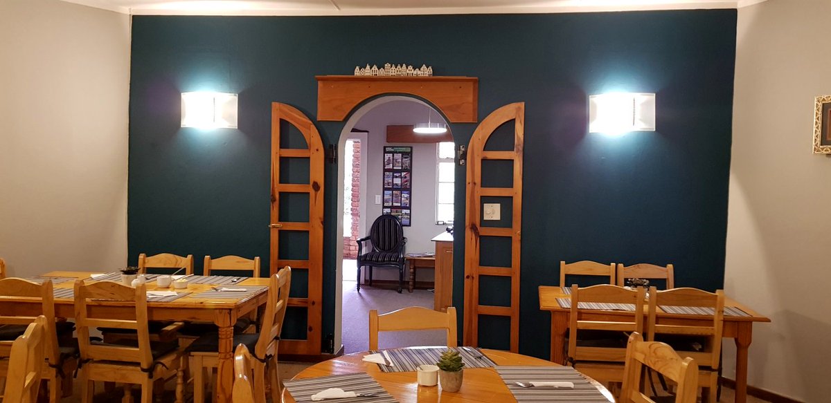 MandersonHotel's tweet photo. We love our teal #accentwalls
#diningroom https://t.co/zZ3EmiIfik
