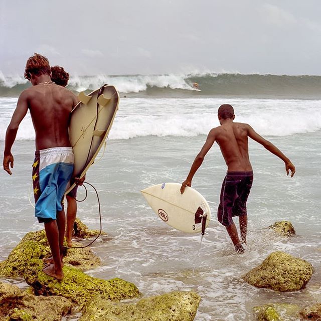Still one of my favourite commissions. Shot in the Maldives, for the ex-magazine Adrenaline. .
.
.
.
.
#adrenalinemagazine #oneillsurfing #surf_shots #surfer #oneill #madeofocean #surfboard #thewavecave #surflife #surfphotography #FilmIsNotDead #filmphot… ift.tt/2Sb0wLd