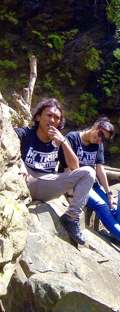 YayaLindan's tweet photo. waktu jadi gondrong paccappu sampo wkwkwwkw https://t.co/I3H5HVzJ9a