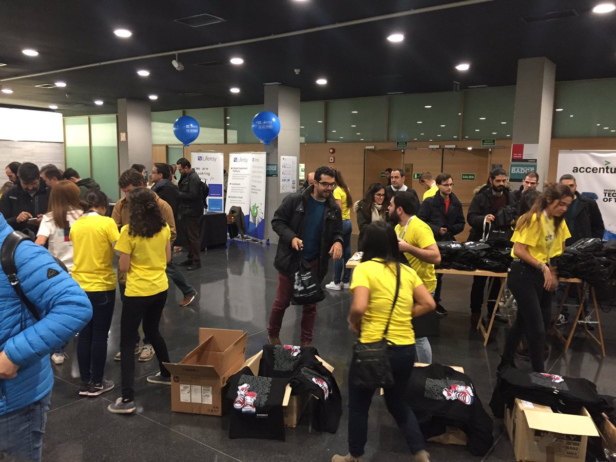 commitconf's tweet photo. Las puertas de #commitconf ya están abiertas. Quedan 2 grandes días por delante para aprender y compartir. ¡Gracias a todos los que estáis aquí, Commit es posible gracias a vosotros! https://t.co/pDXI56YkHP
