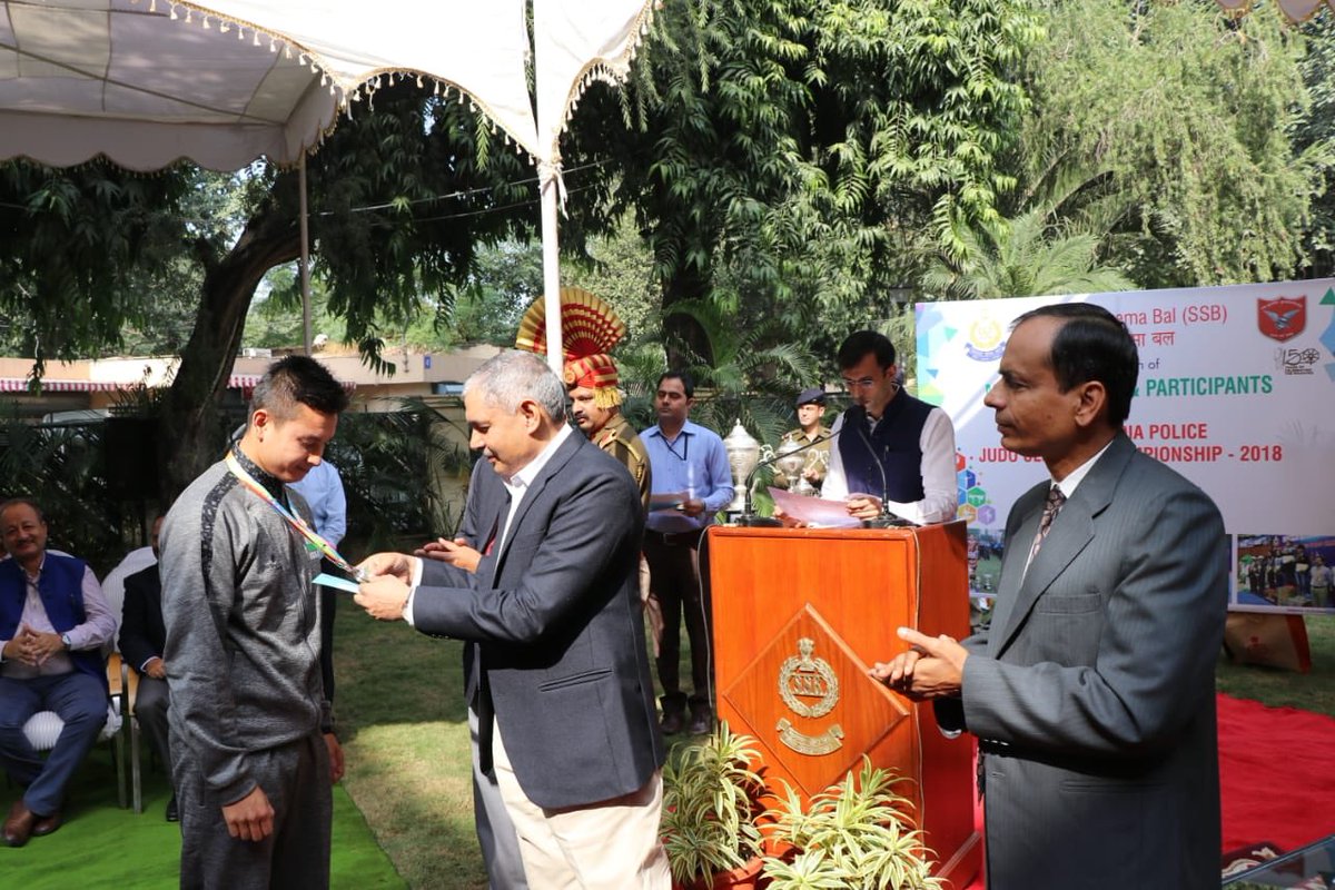 SSB_INDIA's tweet photo. #SSBMedalWinners
#SSBRocks
In a special ceremony held at FHQ, the DG felicitated sportspersons who won medals in the recently concluded 3rd All India Police Judo Cluster Championship, 2018. Due to their efforts SSB secured 1st position in the championship. https://t.co/FbiJkrGWXX
