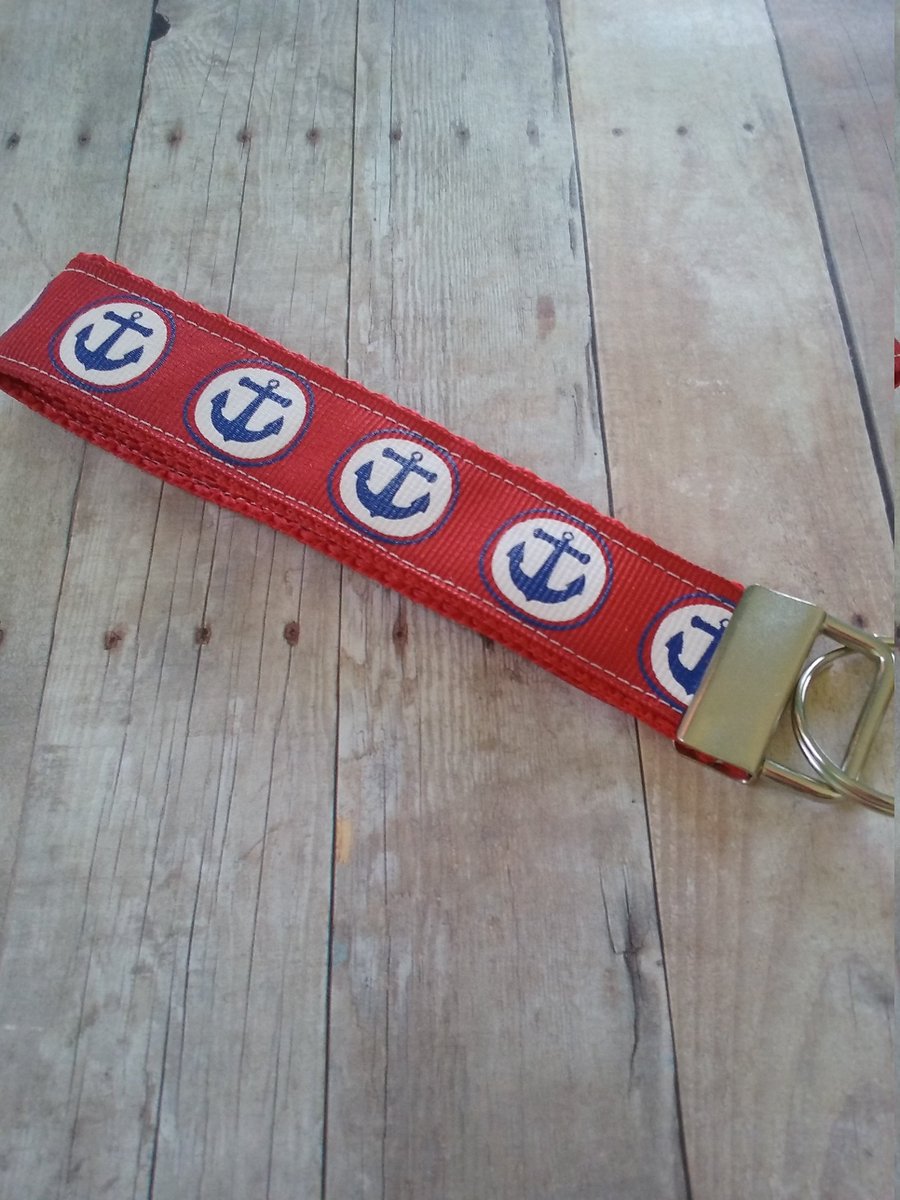 KingdomShop7's tweet photo. Summer Key fob, Anchor Keychain, key holder, Wristlet, Key Lanyard, Wrist Key Holder, Key Fob Key Chain, Gift ideas, graduation gifts https://t.co/YfdxR4Zn8X #giftideas #EpicOnEtsy #shopsmall #craftychaching #CraftShout #handmade #AnchorKeychain https://t.co/0U3OcsE8IE
