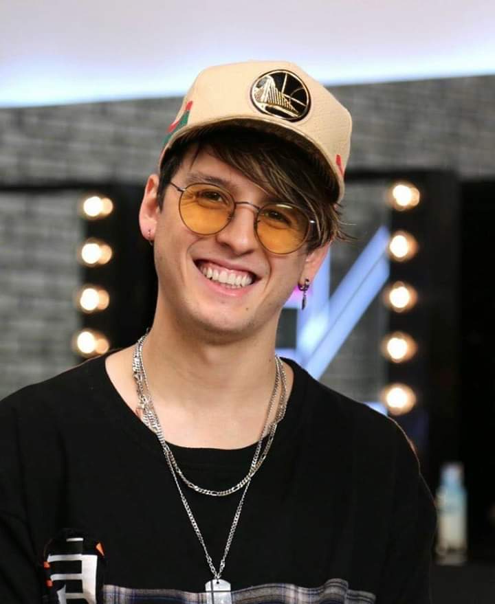 fcchrisvelezarg's tweet photo. @christophervele Feliz cumpleaños Chris ❤ que este año llegue lleno de nuevas metas y sueños cumplidos, siempre con una  sonrisa así bien grande! ❤ Felices amorrr, y que sean muchos más!🙌❤ Te amo ♥ https://t.co/xgvPPyOMOu