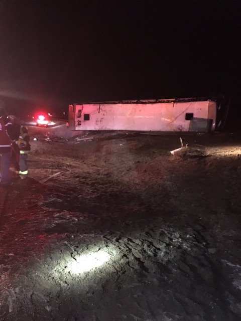 wspd6pio's tweet photo. #Update:  Again, No Serious Injuries.  About 20-25 student (UW Band Members) transported to local hospitals as a precaution.  The other students &amp; staff were sent on the other charter buses to George Elementary school. They will also be checked out by medics. 56 total on the bus. https://t.co/bTOtFcCo4U