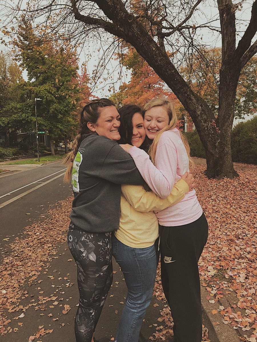 Giving thanks today and everyday for the wonderful ladies of Tri delta!🤩💞