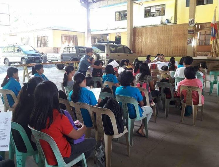 PNPPasil's tweet photo. On November 23, 2018, PO3 Melba Lingayo took chance to distribute fliers regarding RA 10627, RA 9262 and 9165 to the attendees on the 26th Children's Culminating Activity held at Municipal Open Gym.
#communityAwareness
#ProgramEnhancement
#PatrokPlan2030 https://t.co/HSkgJcAhpR