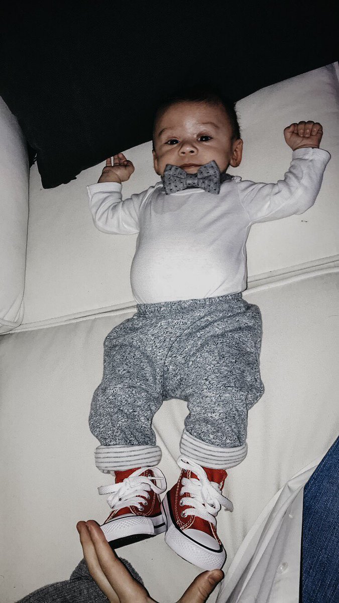 Larsynking's tweet photo. Happy Thanksgiving from baby Swayde ! https://t.co/8of4NuRLqG