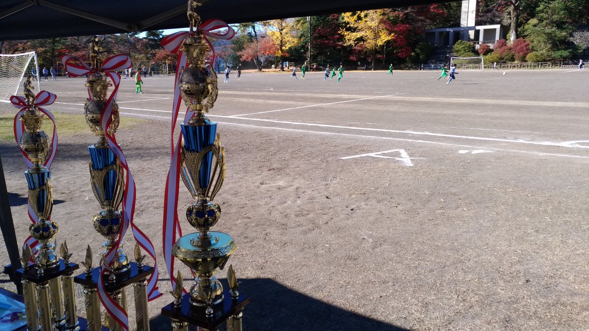 omefcjr's tweet photo. 本日青梅FCJr主催、サンコーカップが開催されています！
雲一つない晴天のもと子供達は真剣勝負を繰り広げています！ https://t.co/e1Pan5QKVg