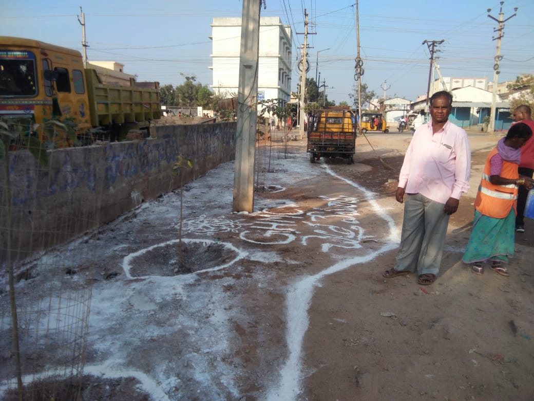 AmohLb's tweet photo. @GHMCOnline @CommissionrGHMC Beautification at different garbage vulnerable points of Lb nagar circle as part of swachh survekshan.AMOH LB NAGAR https://t.co/PcSjV9nb2E