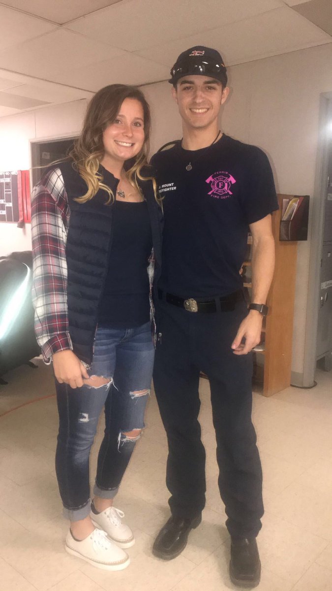 jmount13's tweet photo. Even though I had to work today, I got lucky enough to get a visit from this sweet girl. Beyond thankful for every day spent with her. She made this a very happy Thanksgiving 😌 https://t.co/Si9ibtiJNp