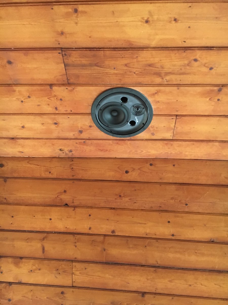 TvNichols's tweet image. Krix system that you can hear but not see - perfect install with no grill installed on timber ceiling! 🔊
#krix #speakers #nicholstvservices #nbn #satellite #cabling #securitysystems #smartwiring #antennas #wallmountedtv #homeautomation #hometheatre #opticfibre #Iot #hobart