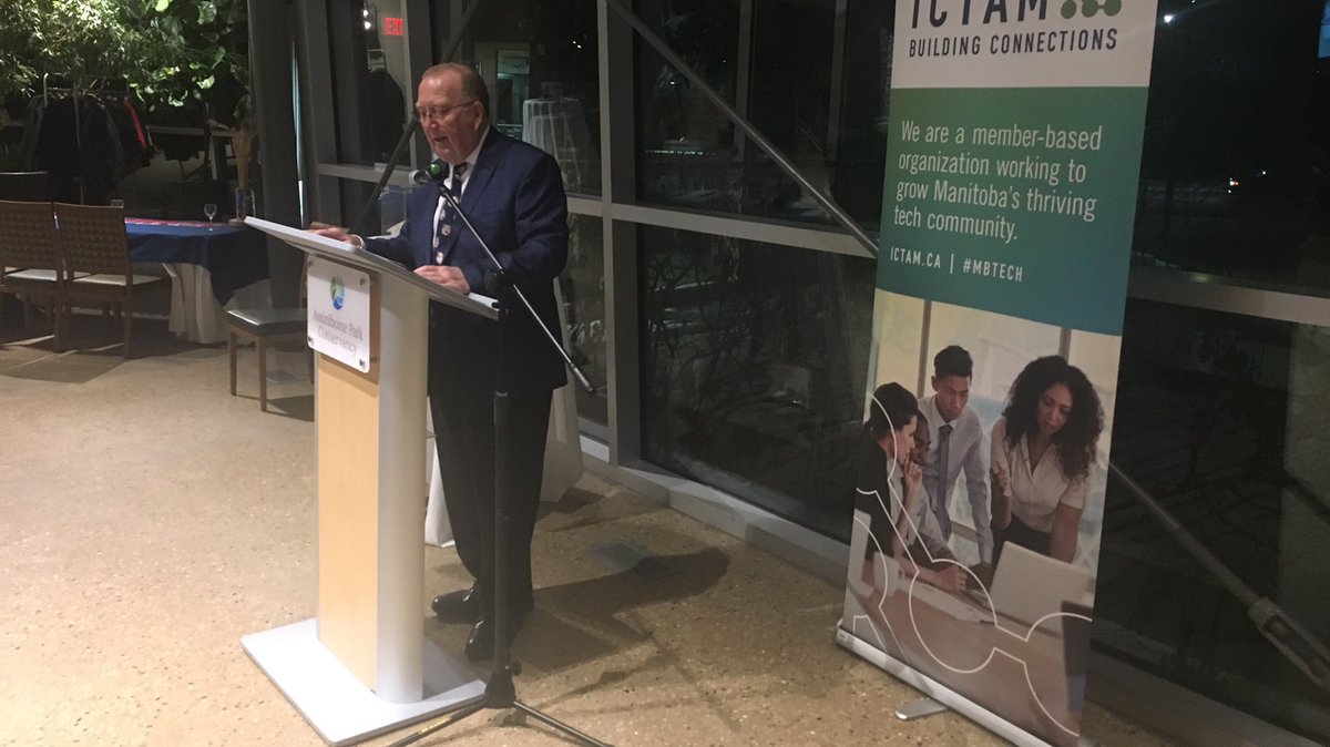 mlalakeside's tweet photo. Pleased to bring greetings 🙋‍♂️ on behalf of @Brian_Pallister this evening at the @ICTAM Community Dinner #MBTech #AgTech #mbpoli https://t.co/sByLSSRste