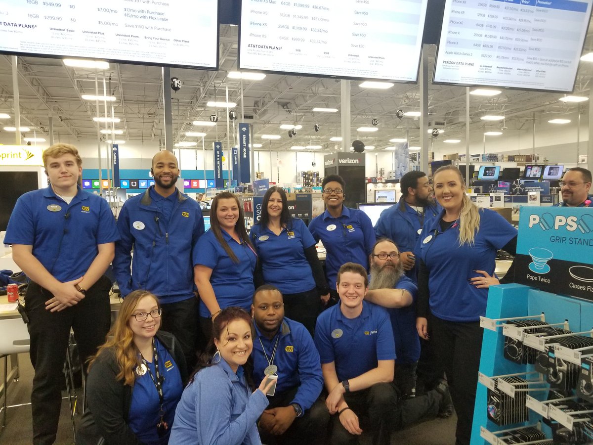 Celebrating another Thanksgiving with my awesome blue shirts ! Love these guys!