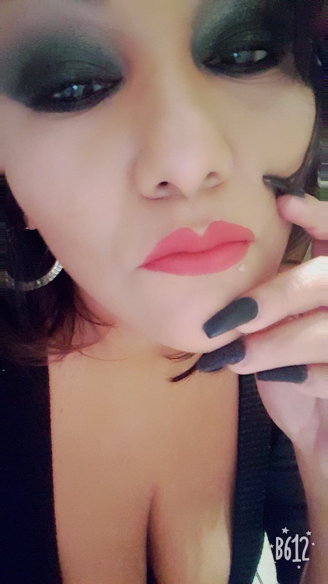 Vamos a ver cuantos RT le das a mi carita,a ver si vale la pena subir mañana un video 😏😏😏😎
