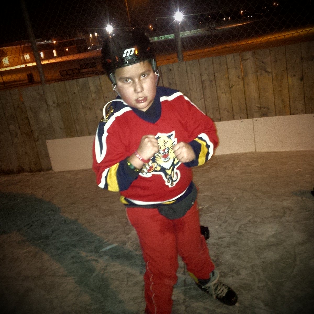 Big_G_09's tweet photo. @4thlineVoice @HistoryOfFights #BigAce ♠ learning a few tricks of the trade at the outdoor rink 👊 #heavweight #OTH https://t.co/4xGM4Dmqeu