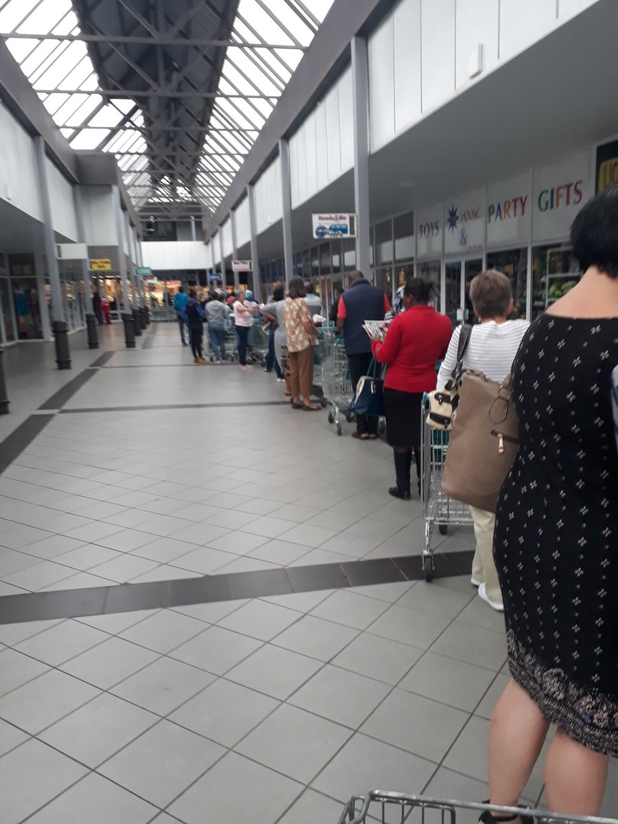 Ja9viljoen's tweet photo. #BlackFriday at Anthos Center #Checkers in Monument. Are you in a queue somewhere waiting for that special? @KrugersdorpNews # https://t.co/tRBiju98d6