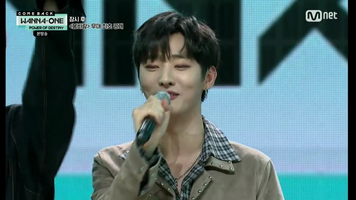 kurolicious7's tweet photo. I really want you to be happy 😘
#WannaOne #WannaSpringBreeze #WannaOneCOMEBACKSHOW https://t.co/K93krzU2L6 https://t.co/SZGL7VH65T