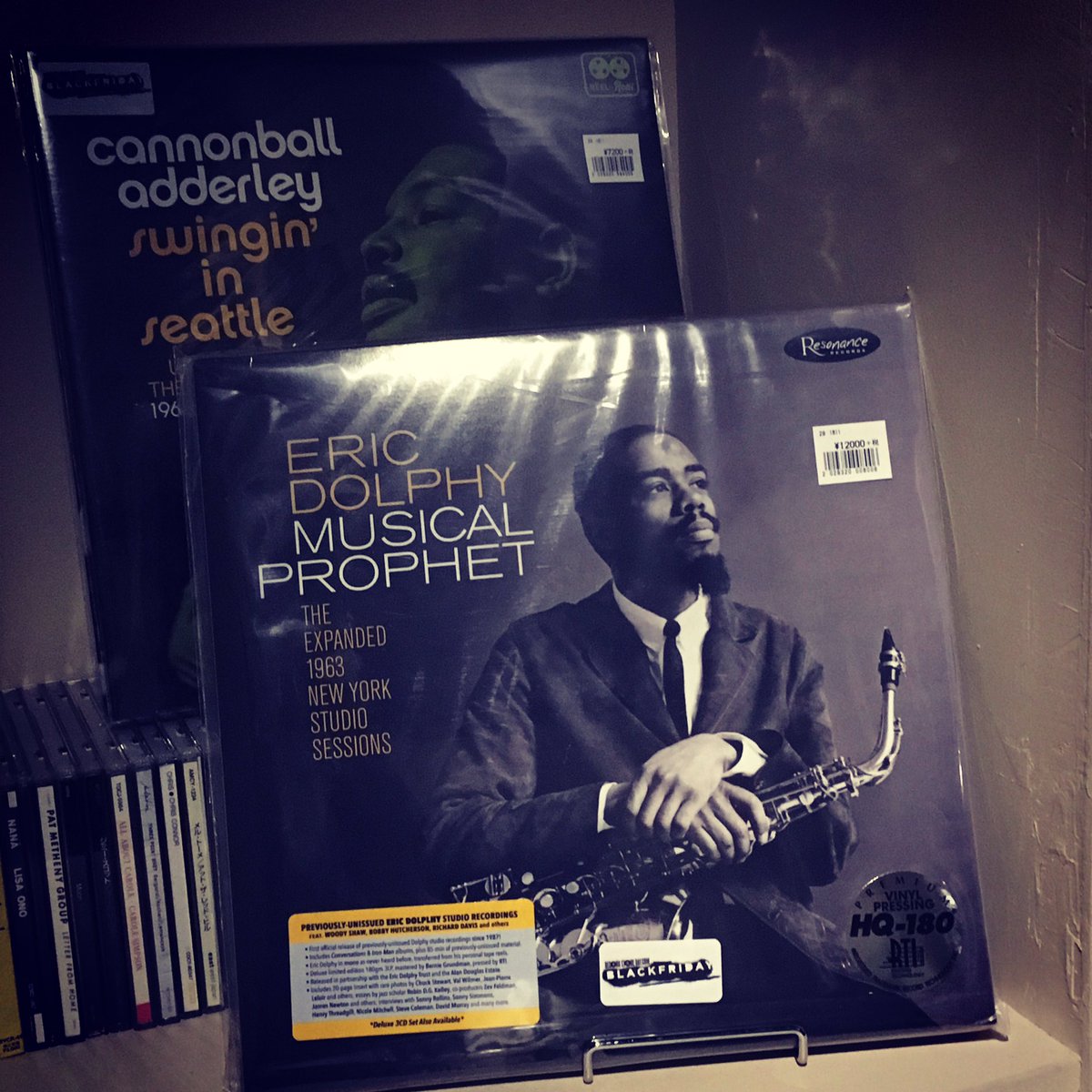 riversidejazzgi's tweet photo. 本日アナログ盤発売解禁の#Resonanceの#EricDolphyのMusic Prophetを#山野楽器銀座本店にて購入した来ました。ついでに#CannonballAdderleyの#SwinginInSeattleもあったので、一緒に買いました。まだ若干在庫があるそうです。 https://t.co/fLl7zdFJTD