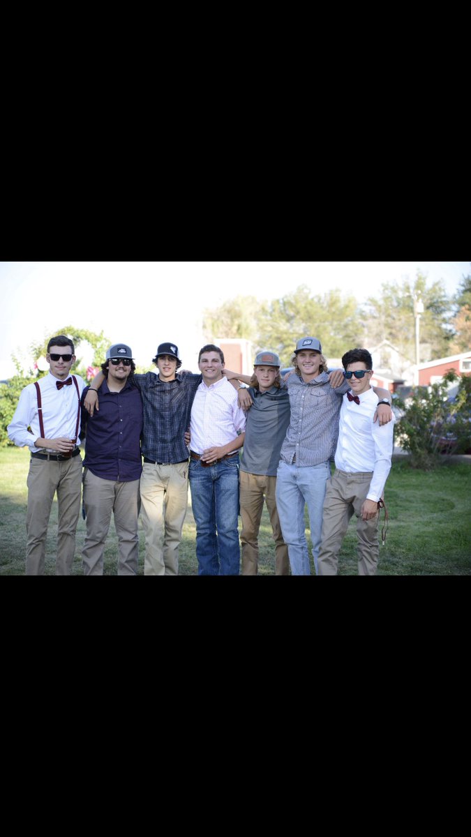 TristenWallace7's tweet photo. Thankful for these guys 🙏🏻🤙🏻. https://t.co/i0enbcVGTE