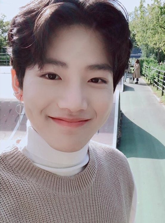 bhj989900's tweet photo. [TRANS] IG yg.treasurebox : การถ่ายภาพเซตที่ 2 เซลฟี่กับธรรมชาติ✨
คืนนี้ เวลา 4 ทุ่ม(KST) เราจะเจอกันอีกครั้งใน EP ที่ 2 

#YG_TREASUR_BOX #YG_TREASURE_GROUP_A #KIMJUNKYU #CHOIHYUNSUK #LEEBYOUNGGON https://t.co/GVjvDm5Ths