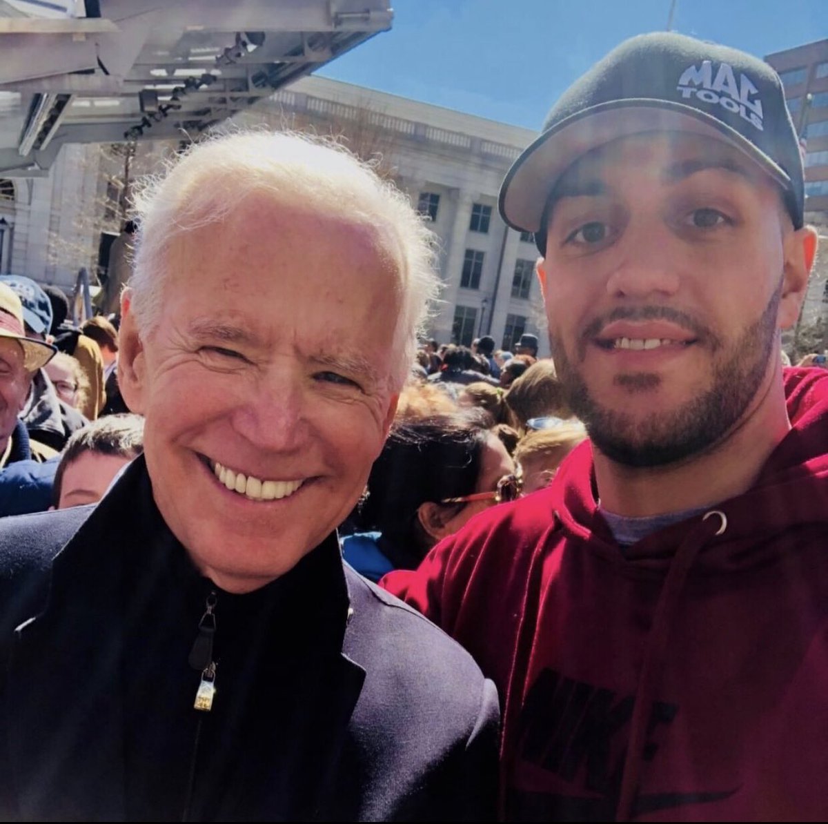 EarleVan1's tweet photo. That time I met @JoeBiden ... I wish I could talk to him about the #addiction that is plaguing our state of #Delaware. Let’s end the #Epidemic https://t.co/3OXQb8kOPX