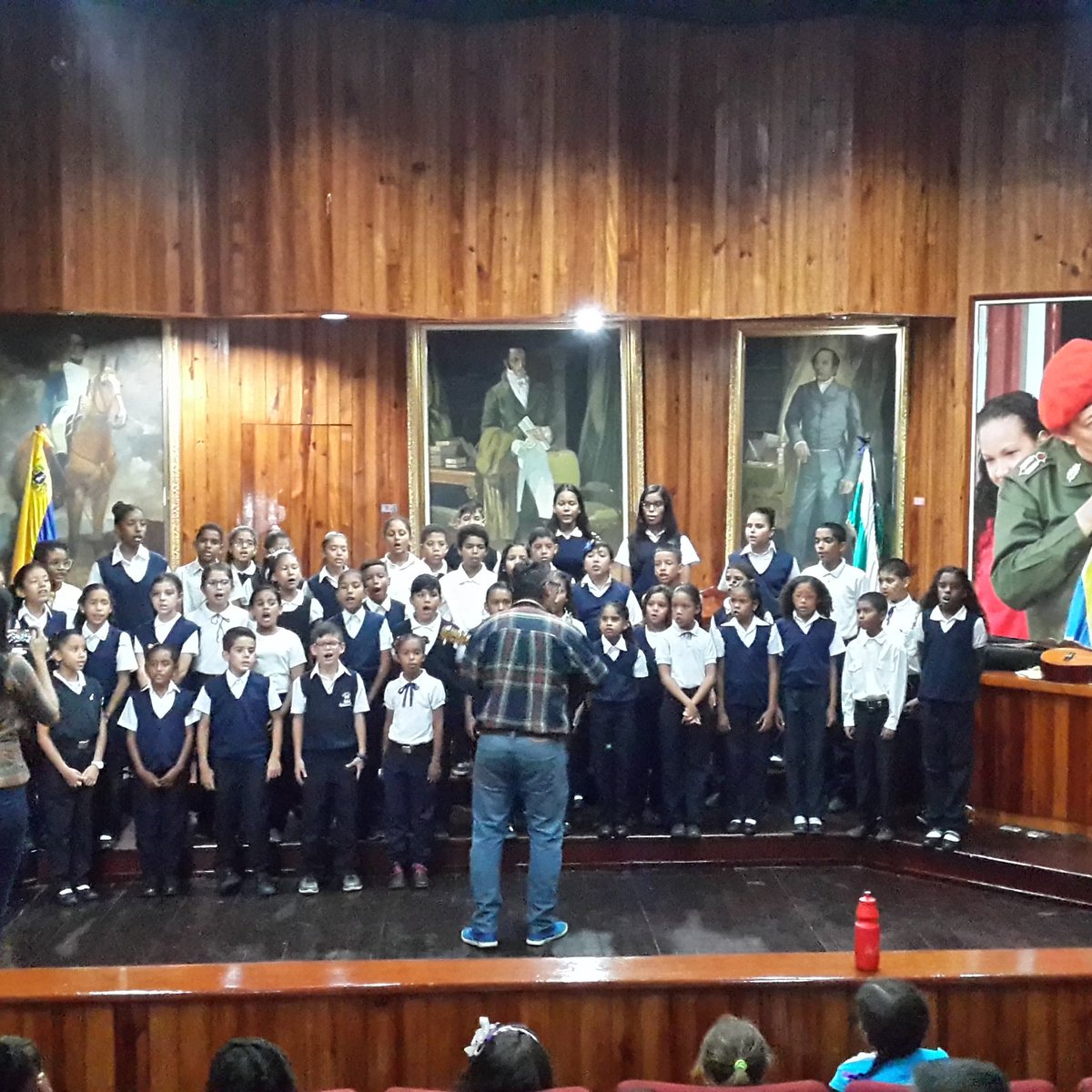 Ensayo de nuestro Coro Niños Cantores de Maracay en él Auditorio de la Alcaldia de Girardot. Nov 2018.