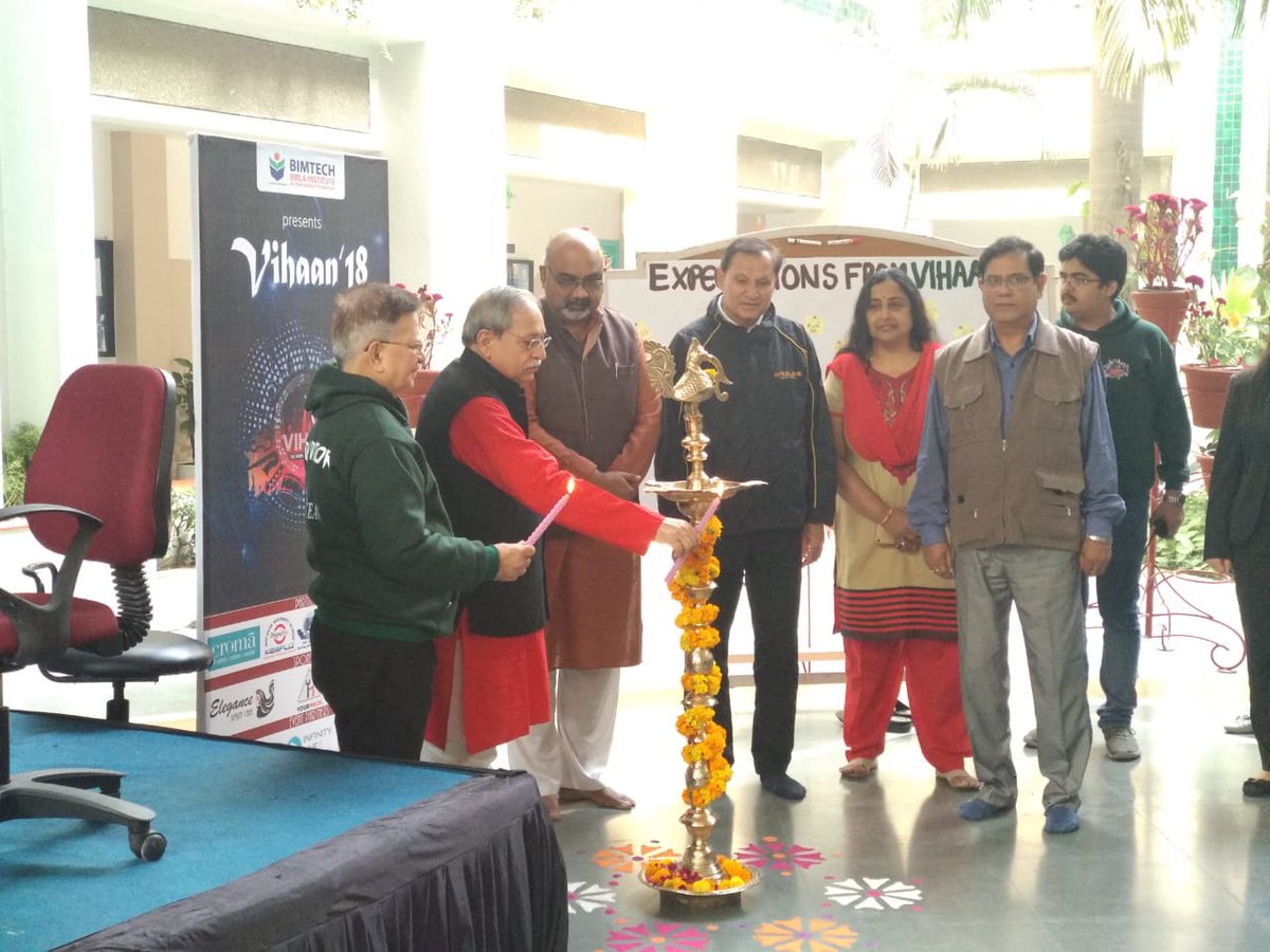 mkpandey67's tweet photo. Formal inauguration of #Vihaan2018 #interBschoolfest at @BIMTECHNoida with recital of #Guruvani by Ms. Meher Kaur our PGDM student on #GuruNanakJayanti . Almost all leading b schools are participating in this 2 day long festival. @directorBIMTECH @MediaBimtech @TenNewsDotIn https://t.co/0LDRdv2Iv2