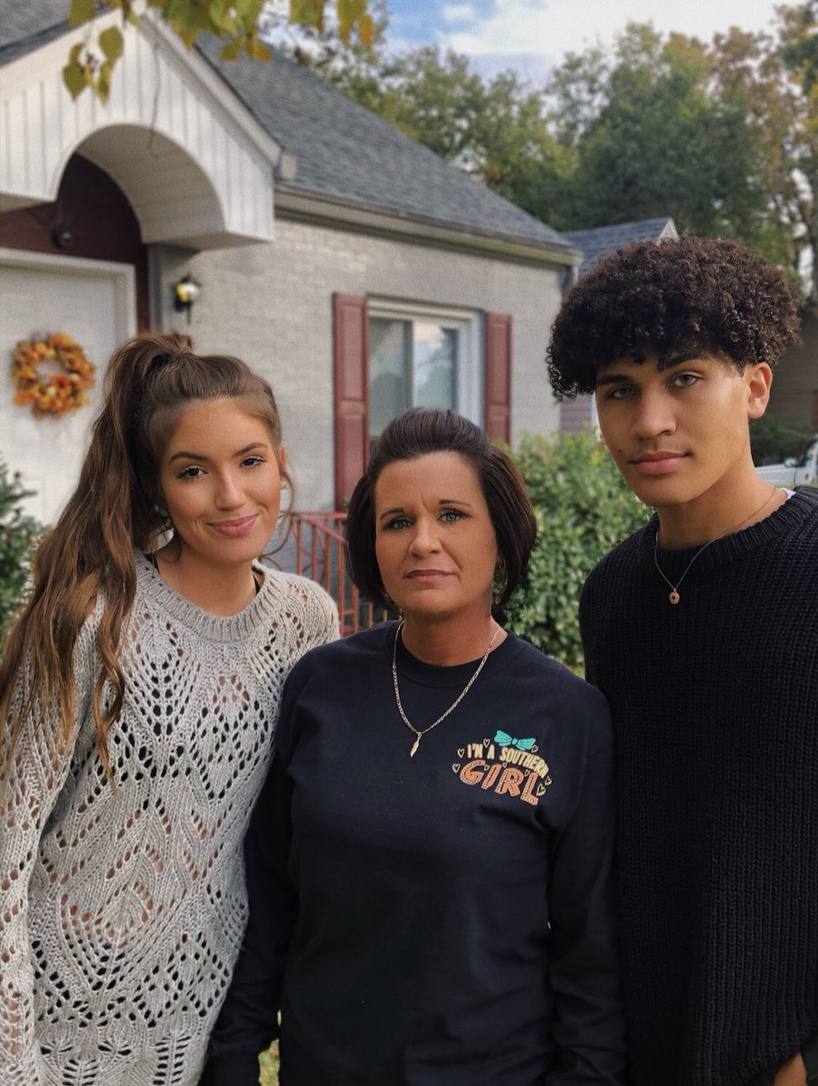 bruhkel's tweet photo. haven’t posted in months but i hope everyone had a happy turkey day ❤️ https://t.co/R4fVD1mNnH
