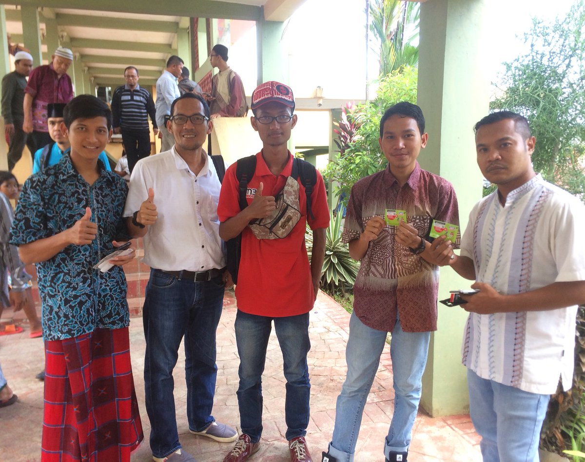 SobatIM3Batam's tweet photo. Jum’at Berkah 😇😇😇
#im3ooredoochallenge
#im3ooredoosumatera
#im3ooredoobtm
#yellowinsumatera https://t.co/AFXD5Zxyim