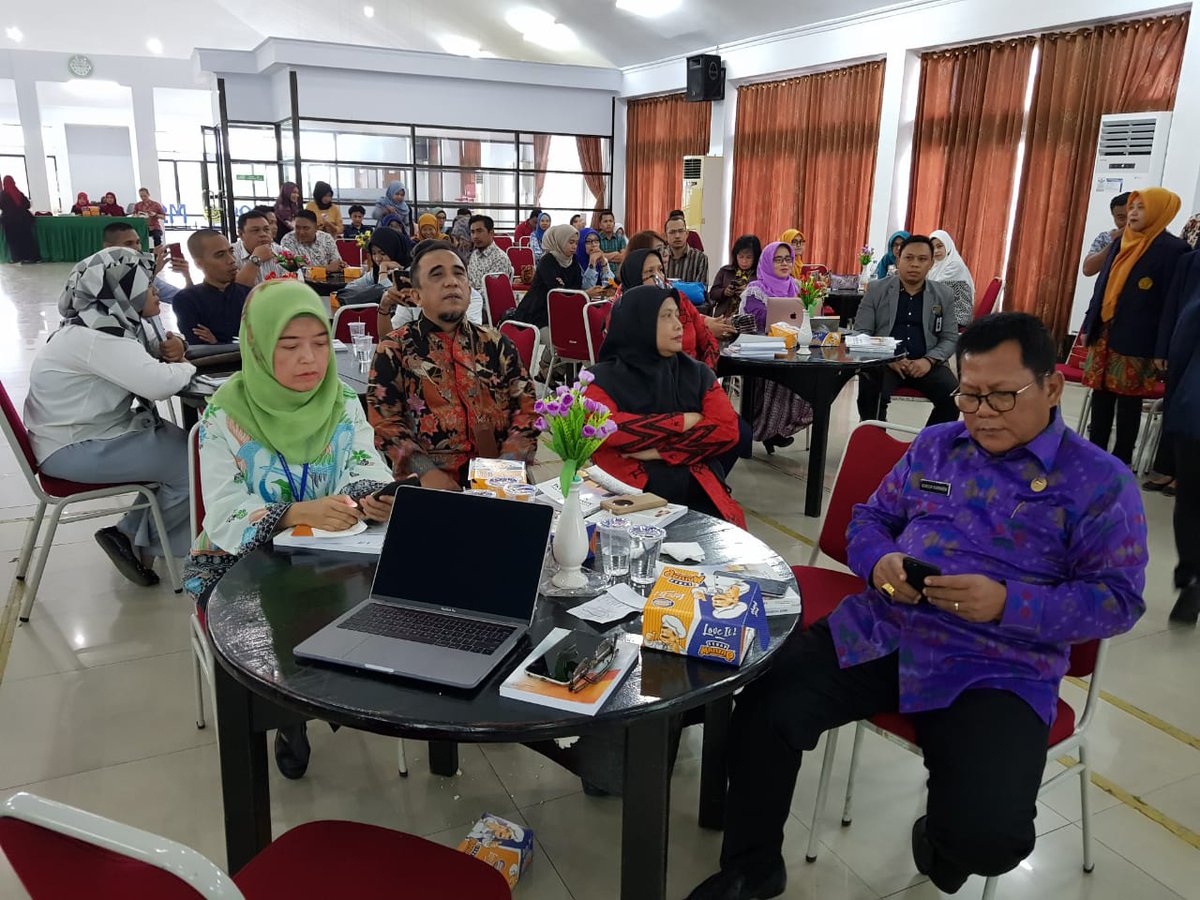 HumasSTIALANMks's tweet photo. Kegiatan Bedah Buku dalam rangka Pekan Literasi STIA LAN Makassar dengan Narasumber Bapak Dr.H. Syahrul Yasin Limpo, SH, https://t.co/uCzYM0iYUK, MH. Acara ini dihadiri oleh para dosen, mahasiswa dan umum di Aula STIA LAN Makassar, jumat 23 November 2018. https://t.co/IhQ6OC6Z3n