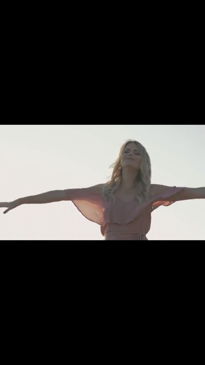 LeahMusiekSA's tweet photo. D A M E S  E N  H E R E, vriende en fam ...  
Ek Mag Jou Mis se musiekvideo is HIER!!

Asb share wyd en suid en laat weet wat julle dink?!

https://t.co/zCGaW5c7af

💄en 👩🏼  Mia's Make-Up
🎥 Jannes Erasmus en Daniel Rademeyer https://t.co/i0o6Hs5q0N