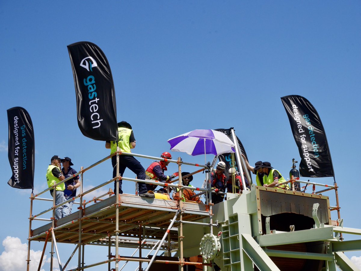 ausgoldindustry's tweet photo. .@NewmontAu’s #EmergencyResponse Team in action on the Confined Space challenge @MERCinPerth! Join us at Langley Pack this weekend #mercinperth #merc2018 #ert #goldmining #gold https://t.co/NmRHoGRAUp